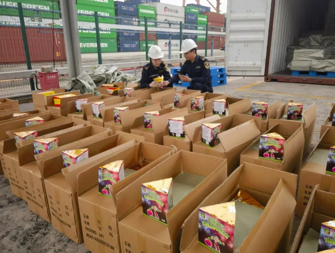 跨境电商造假:深圳蛇口海关查扣近50吨走私