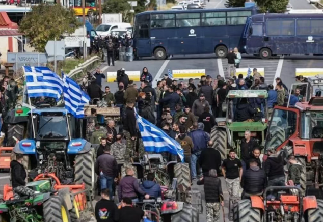 边境封锁、港口停运:希腊抗议逼得全国货